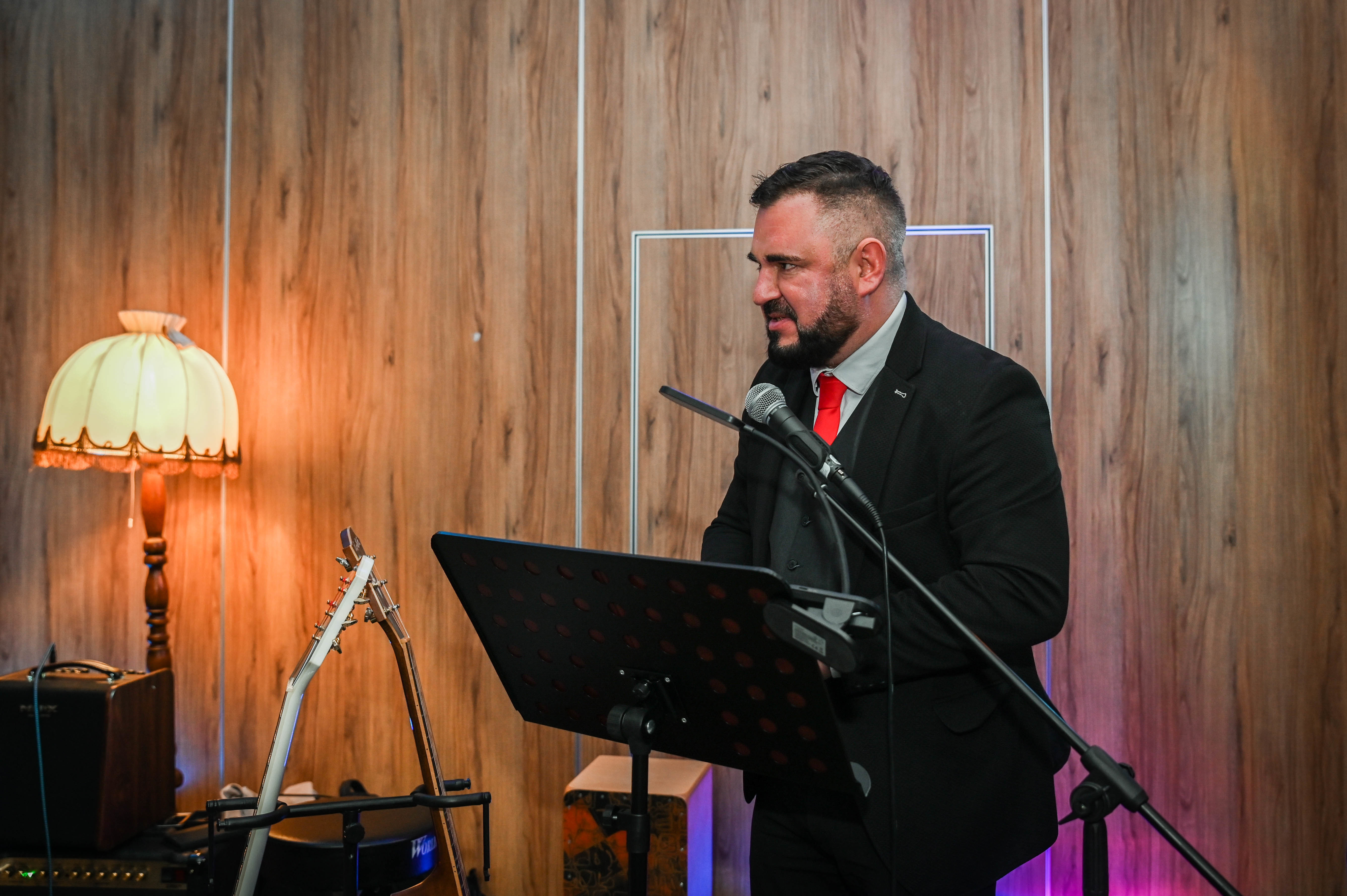 Krzysztof Antkowiak - koncert dla PCK 71.jpg